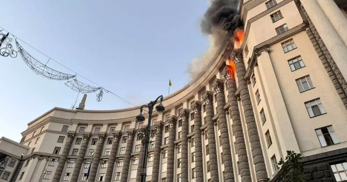 Будівля Кабінету Міністрів України постраждала від ракети «Іскандер-К»