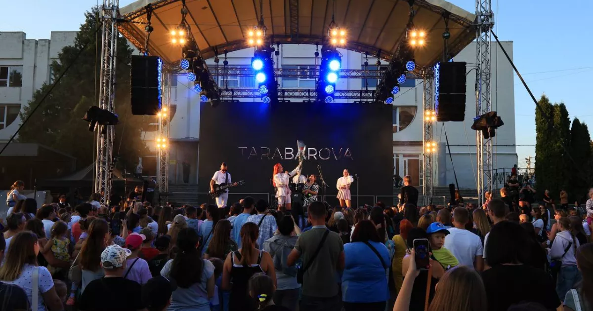 У Бородянці відбувся перший BOROFEST: 40 юних талантів отримали стипендії до 15 тисяч гривень
