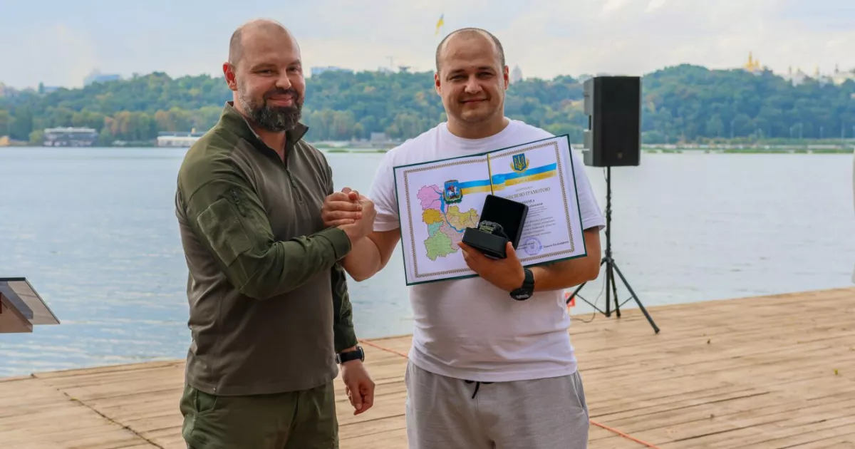 Тисячі гектарів землі знову безпечні: нагороди для героїв розмінування на Київщині