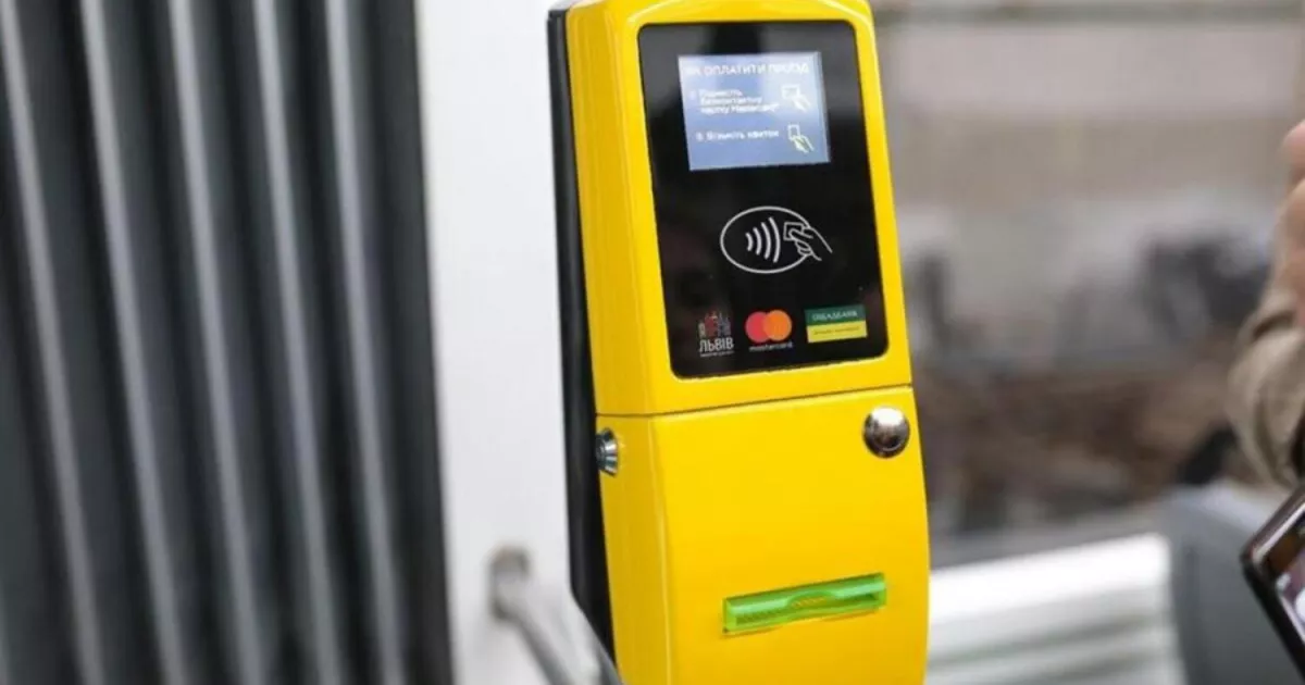 У Києві підтримали петицію про безготівкову оплату в маршрутках