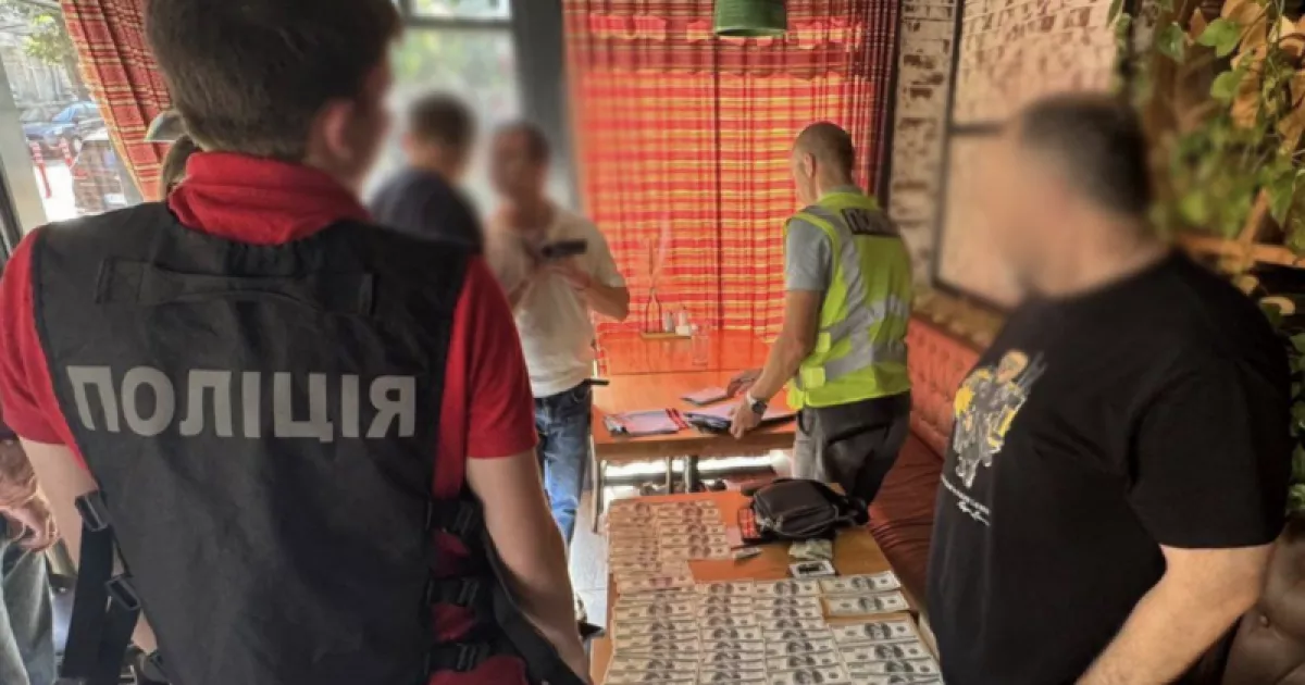 У Києві викрили посадовця Міноборони на схемі з бронюванням за 10 тисяч доларів