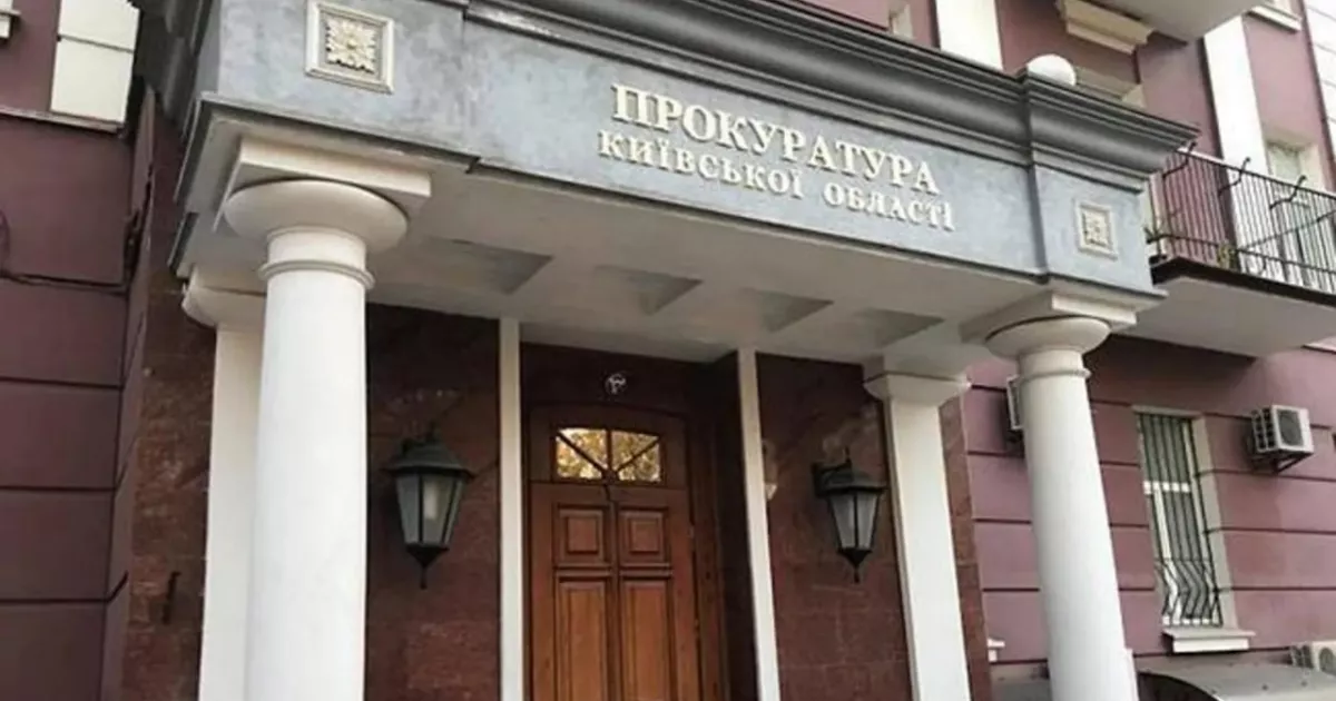 В Ірпені керівниця магазину задушила безпритульного кота: прокуратура розслідує справу