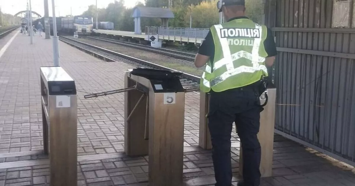 На станції «Київ-Волинський» потяг травмував 13-річного хлопця: дитина втратила ногу