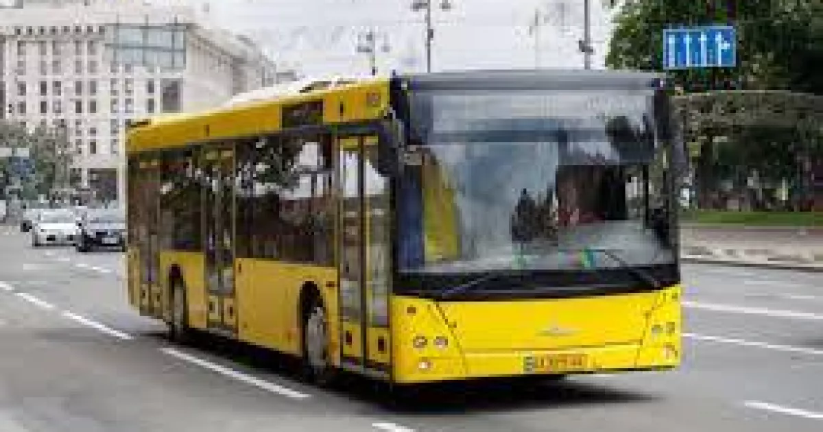Київпастранс попереджає: у вихідні кілька автобусів і тролейбусів змінять маршрути