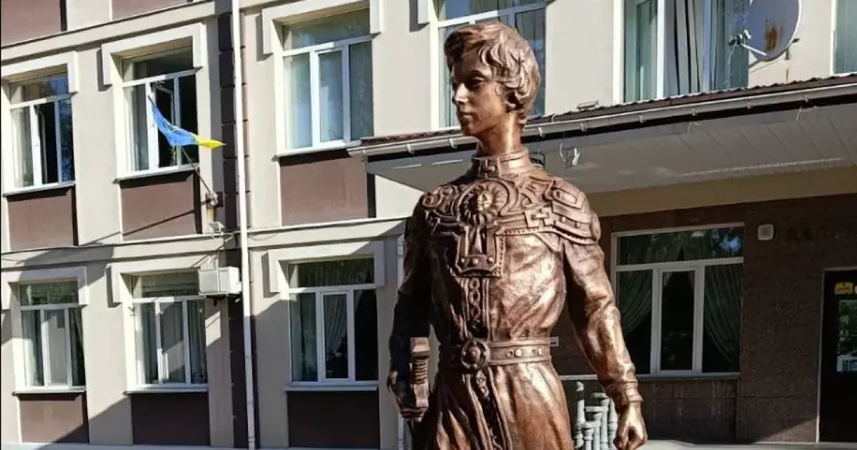 Пам’ятник юному князю Володимиру з’явився у Шевченківському районі столиці