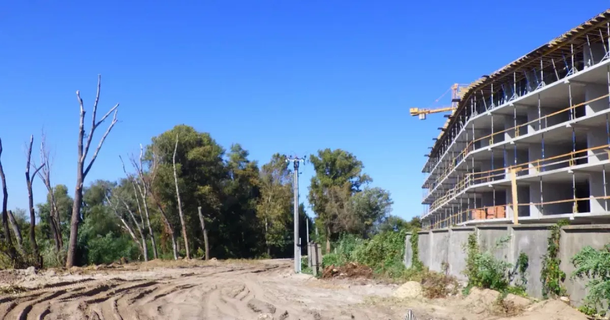 Поліція розслідує самовільне будівництво та порушення природоохоронної зони у Дніпровському районі