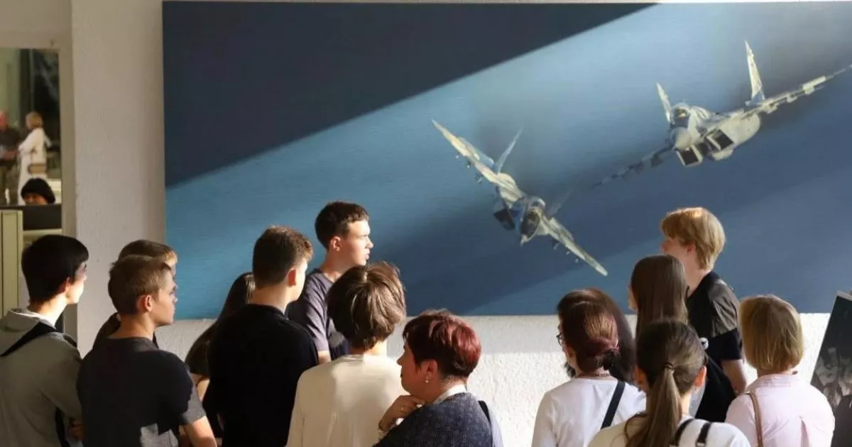 F-16, МіГ-29 і Су-27: у Київському Палаці дітей та юнацтва показують унікальні кадри бойових літаків