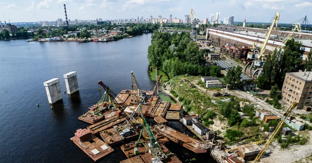 Рибальський півострів пропонують очистити від промислових підприємств і відкрити для людей