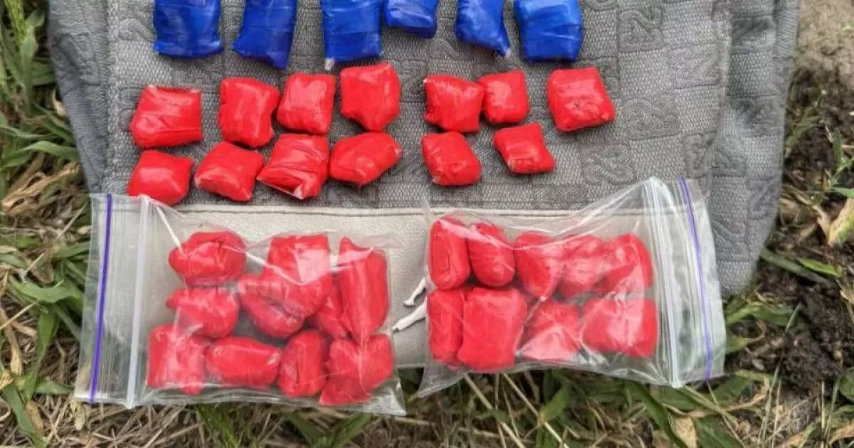 На Оболоні затримали 17-річного підлітка за збут психотропів через «закладки»