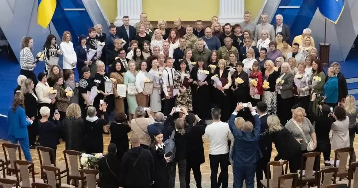 Освітяни Києва отримали відзнаки напередодні професійного свята