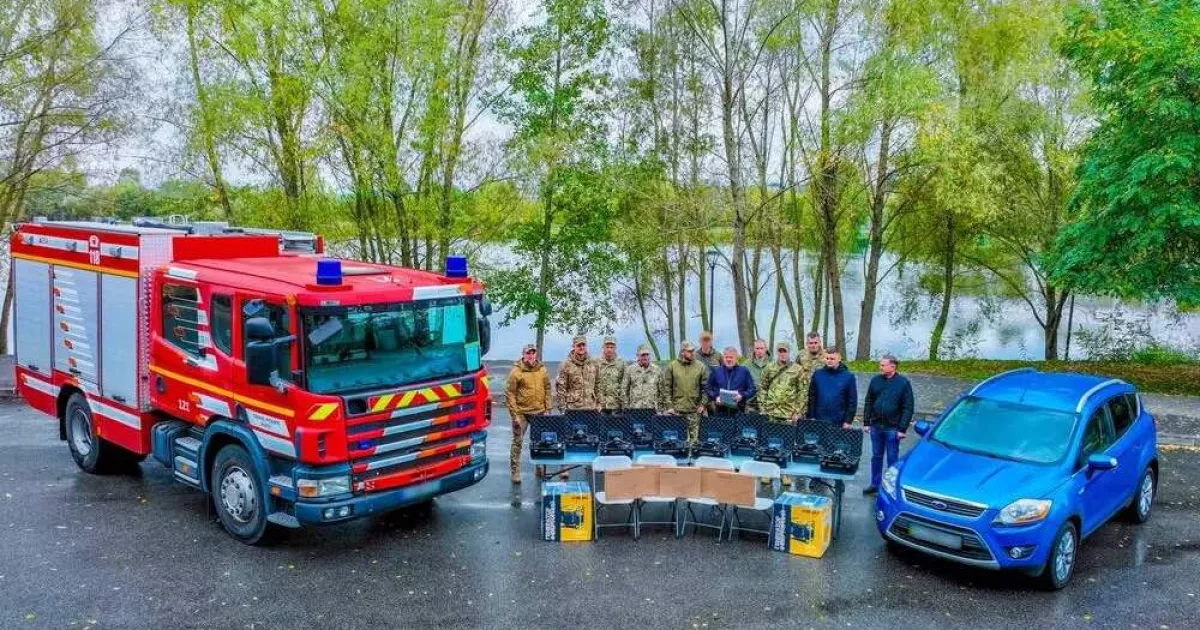 У День Захисників Буча передала військовим дрони, старлінки та пожежний автомобіль