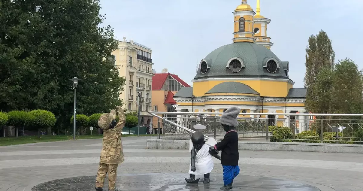 Малюків-засновників Києва вбрали у святкові костюми до Дня захисників і захисниць