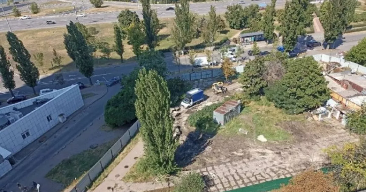 Замість скверу — 26-поверхова “свічка”: мешканці Березняків підняли бунт проти забудови