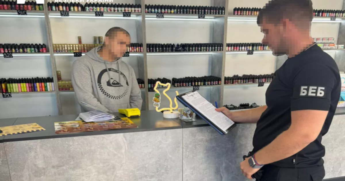 На Київщині викрили підпільну мережу продажу електронних сигарет та рідин