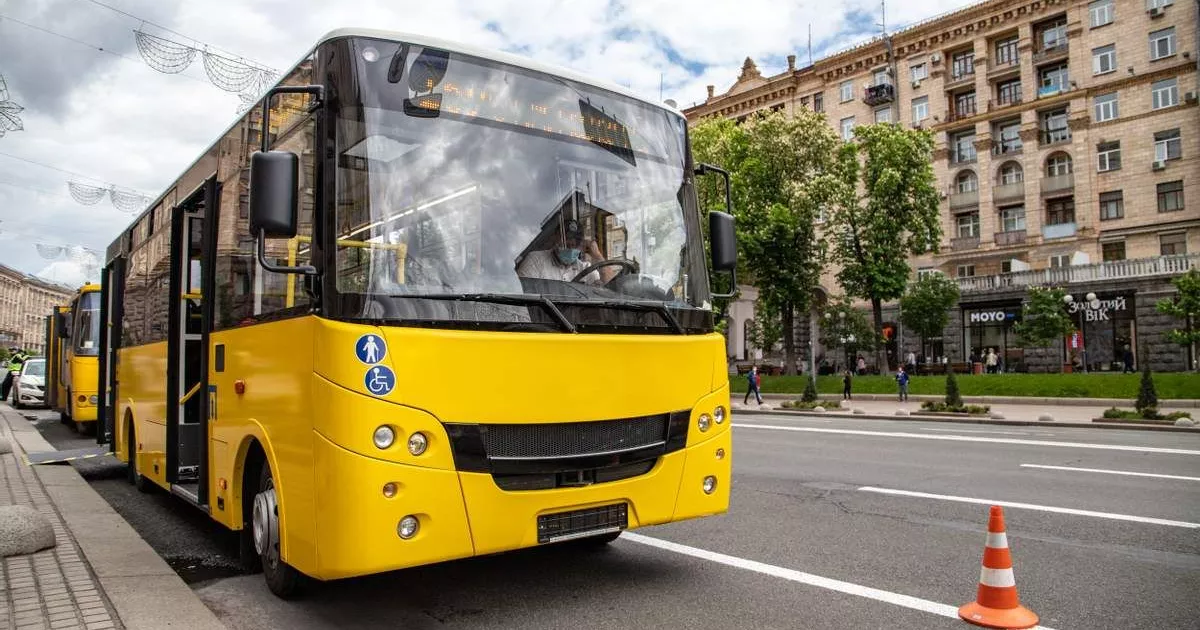 Нові автобуси — нові проблеми: у Києві пасажири хвалять сидіння, але нарікають на вентиляцію