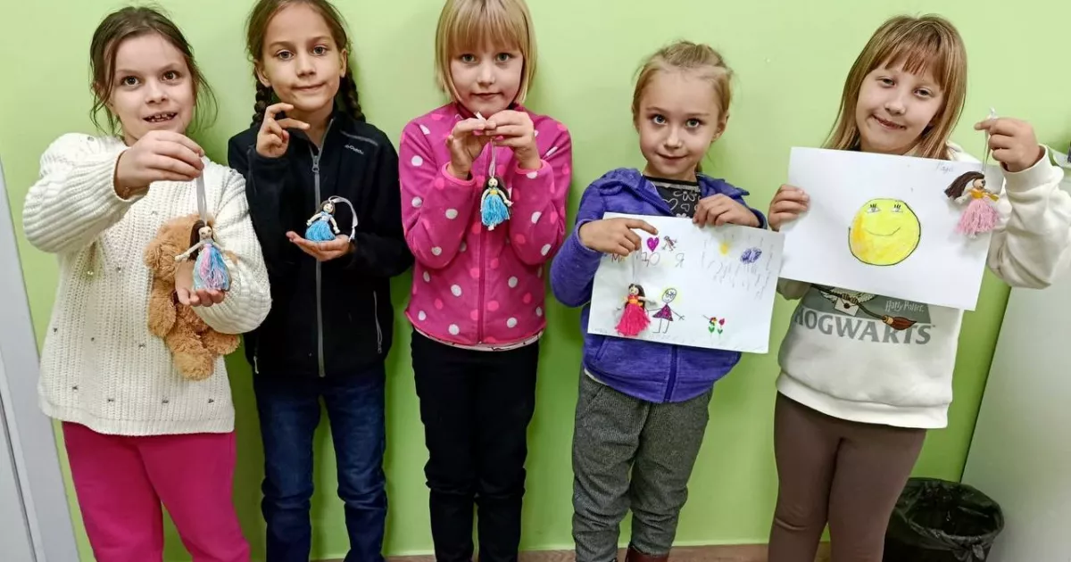 Ляльки-слуханки та емоції без страху: у Бучі провели арт-терапію для дітей