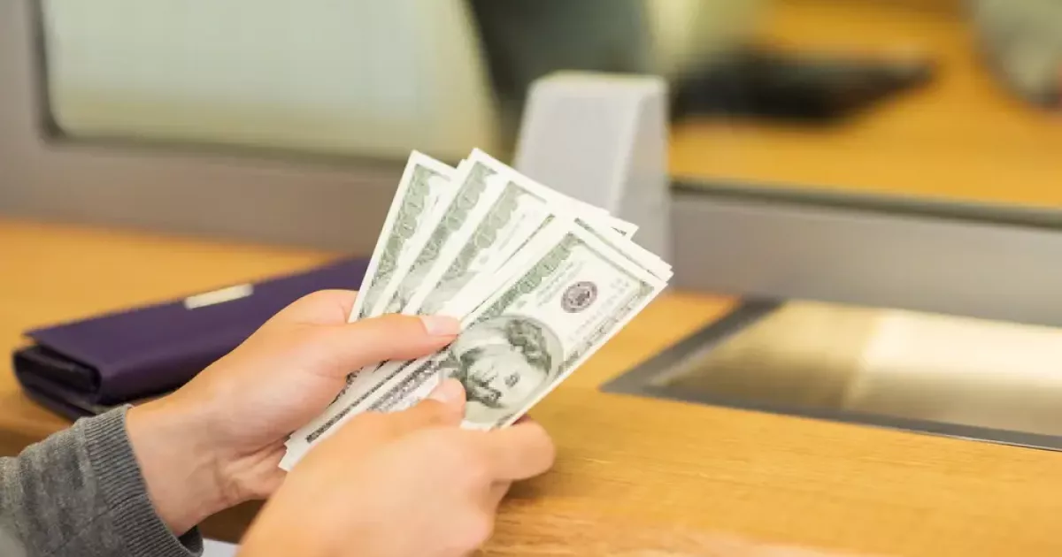 Курс валют у Києві: де вигідно купити та продати долари і євро