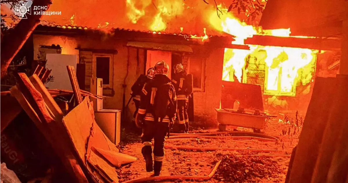 Пожежа на Броварщині: вогонь охопив приватний будинок, рятувальники оперативно загасили полум’я