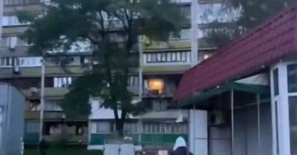 У Києві на вулиці Зодчих стався вибух у квартирі — на місце виїхали служби