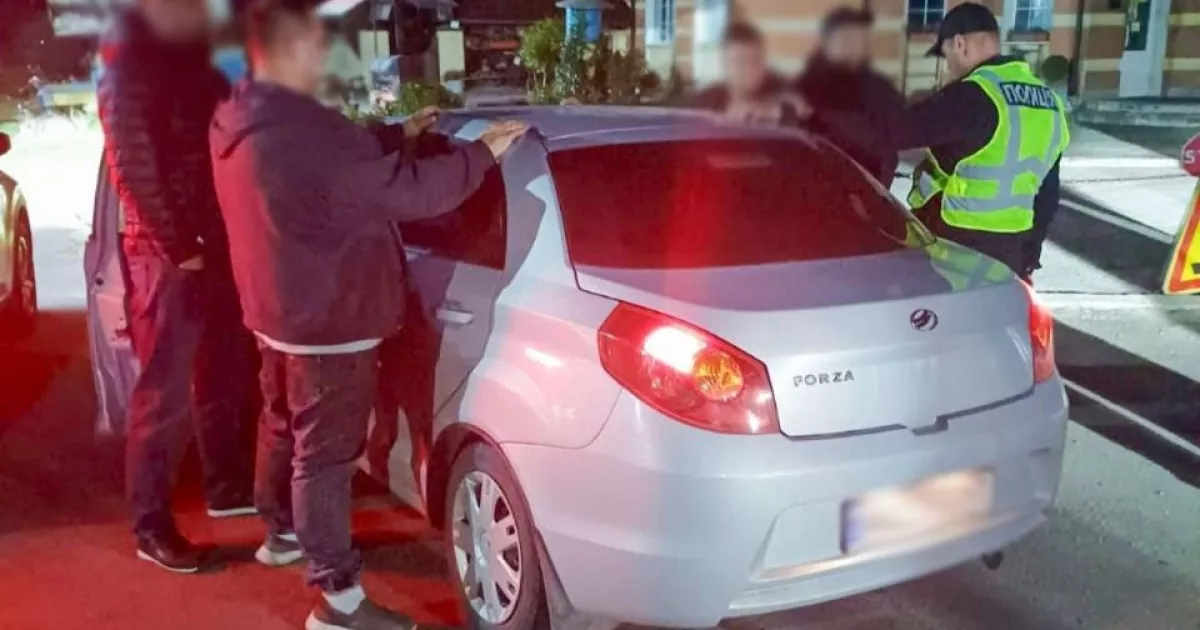 На Київщині викрили двох чоловіків, які за $6500 переправляли ухилянтів за кордон