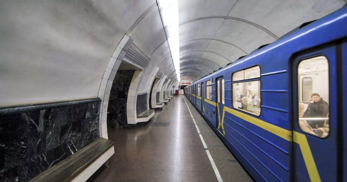 Через атаку рф у Києві змінено рух метро, частина ліній працює з обмеженнями