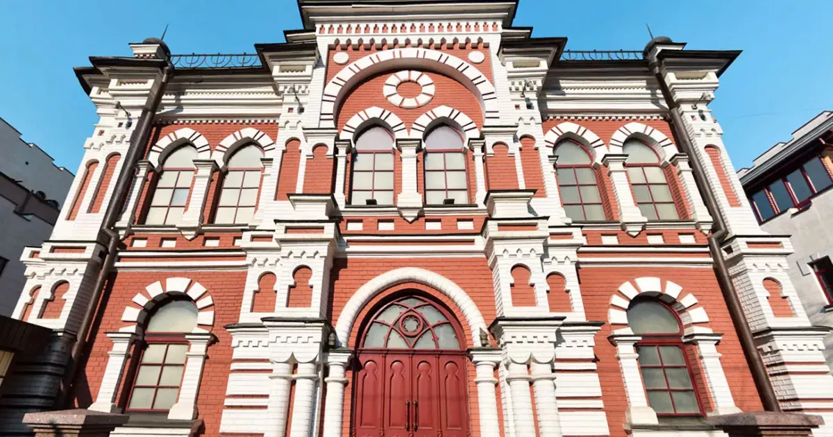 Антисемітські вигуки та нацистські жести: в Києві розслідують інцидент біля синагоги