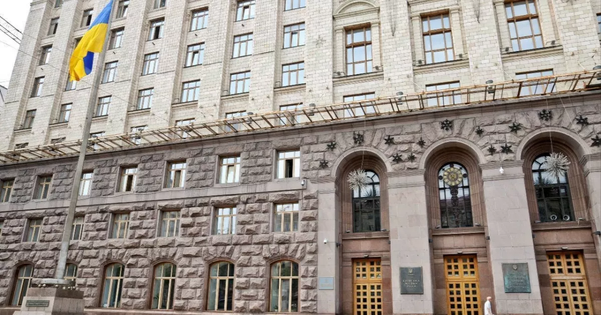 У КМДА повідомили про готовність автобусів для евакуації мешканців Києва