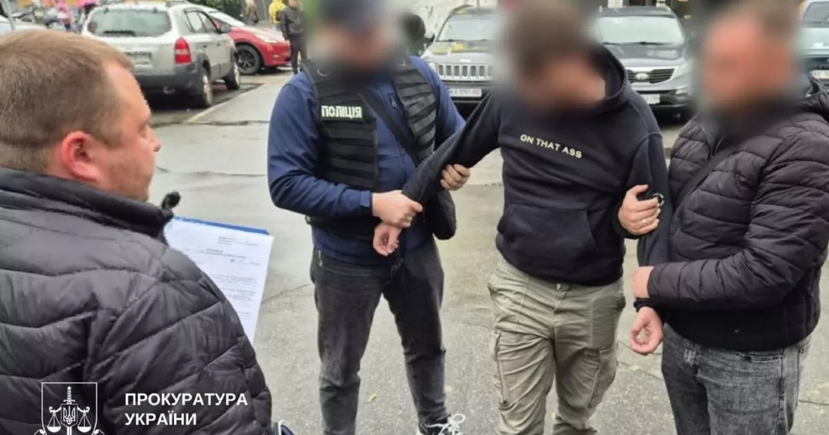 $4500 за фіктивне працевлаштування: у Києві викрили інструктора автошколи на хабарі
