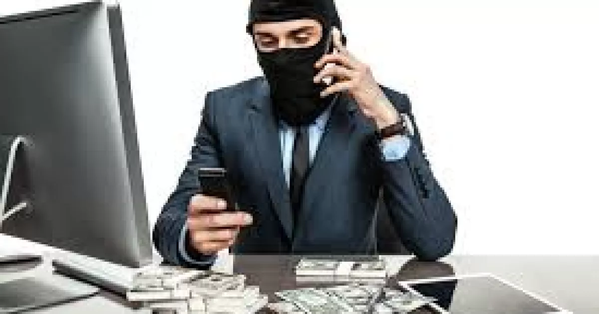 Довірливість коштувала всіх заощаджень: у столиці 88-річна жінка стала жертвою телефонного шахрая