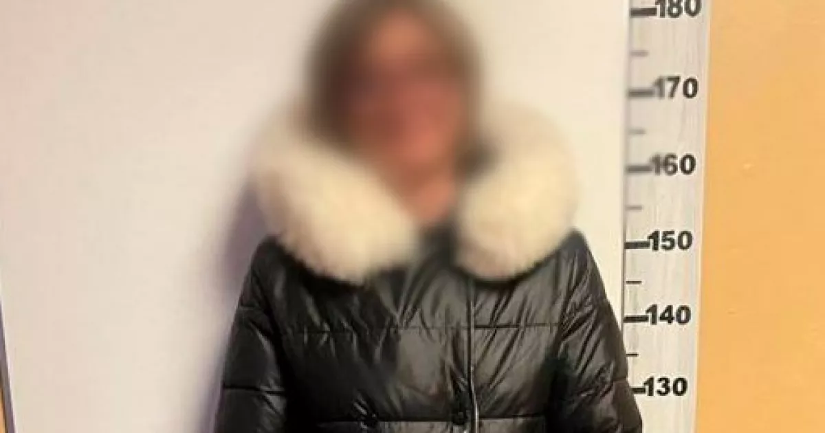 У Києві 44-річна жінка підпалила двері квартири доньки після сварки — їй загрожує до 10 років в’язниці