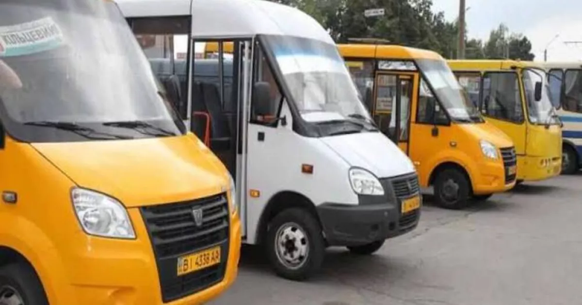 Сльози й байдужість у маршрутці: у Коцюбинському відмовили в проїзді матері полеглої військової