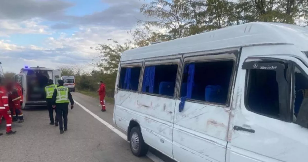 ДТП на трасі Київ – Одеса: дев’ятеро постраждалих у перевернутому мікроавтобусі