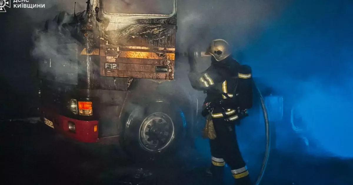 Пожежа в Ірпені: під час займання вантажівки постраждала жінка
