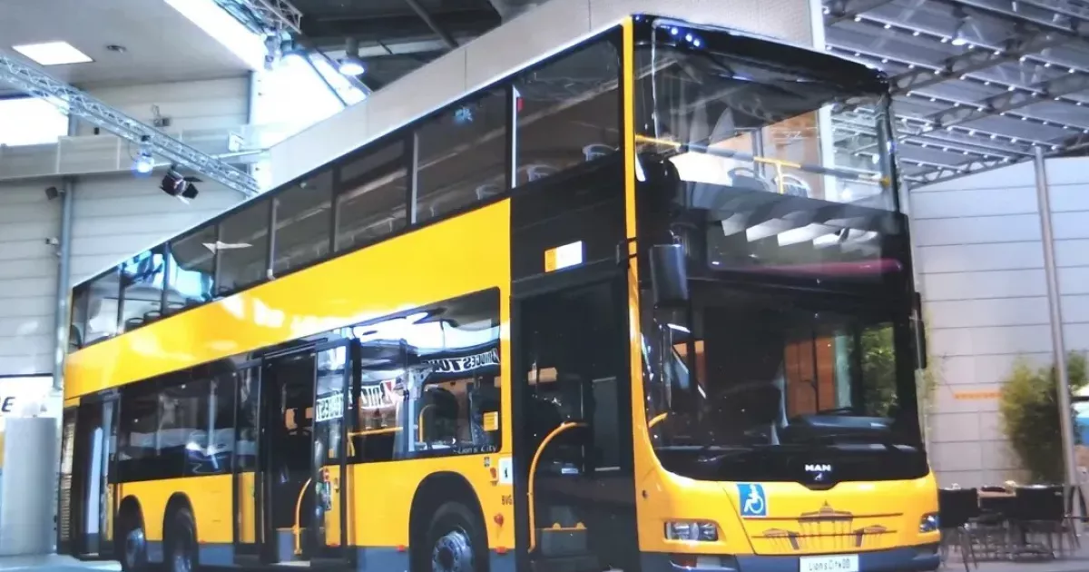 У столиці з’явився екскурсійний автобус MAN Lion’s City DD — подарунок із Берліна