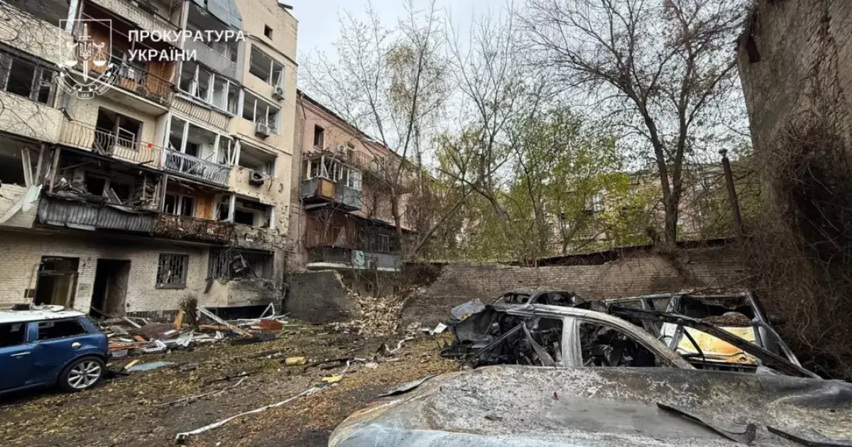Вісім постраждалих у Києві після нічної атаки: серед них 18-річний хлопець і 60-річна жінка у важкому стані