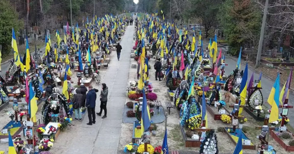 У Києві з’являться нові сектори для поховання Захисників України