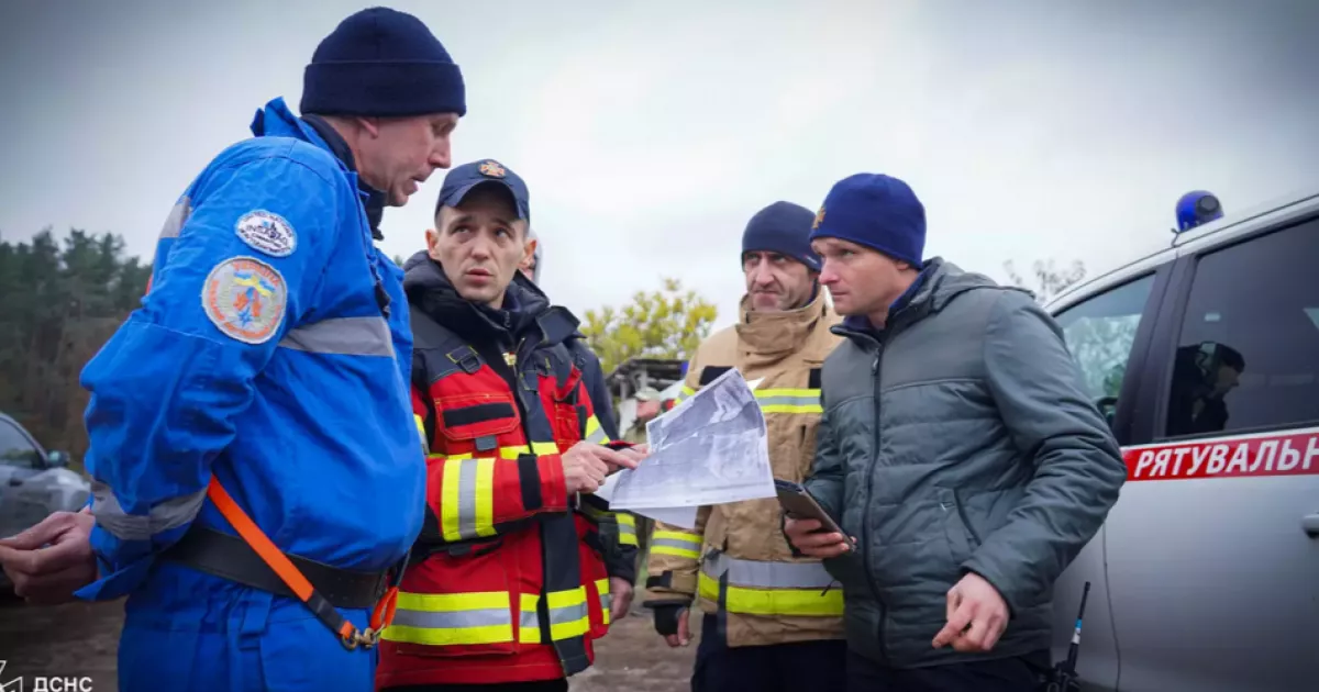 Під Києвом другу добу шукають дідуся, який зник у лісі під час збирання грибів