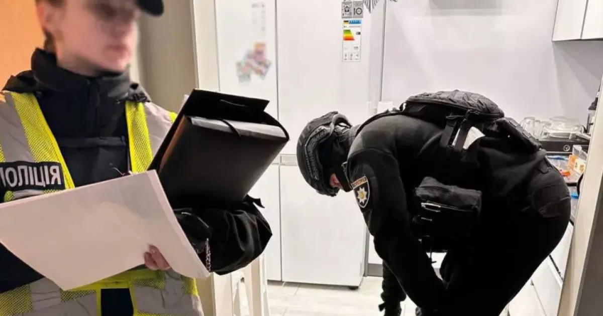 Стрілянина у Подільському районі: п’яний чоловік поранив двох людей і втік