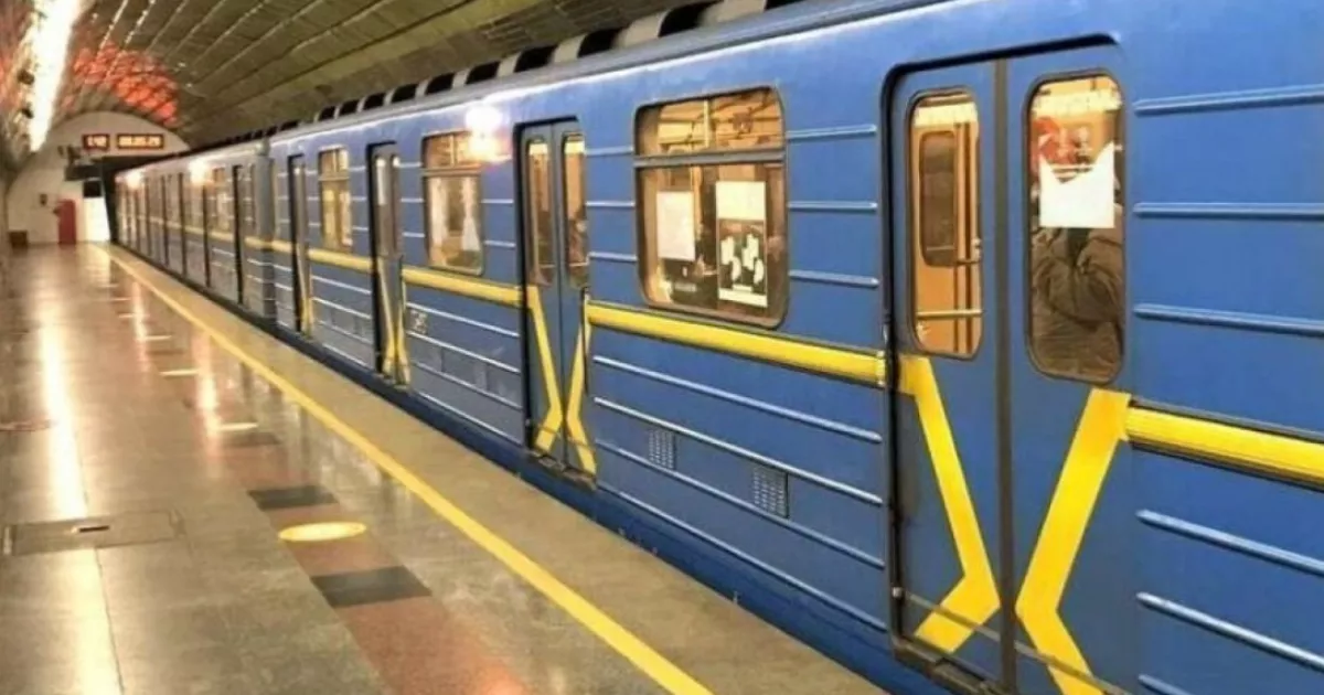 У Київському метро з’явиться кнопка зв’язку з машиністом — за ціною майже 100 тисяч за вагон