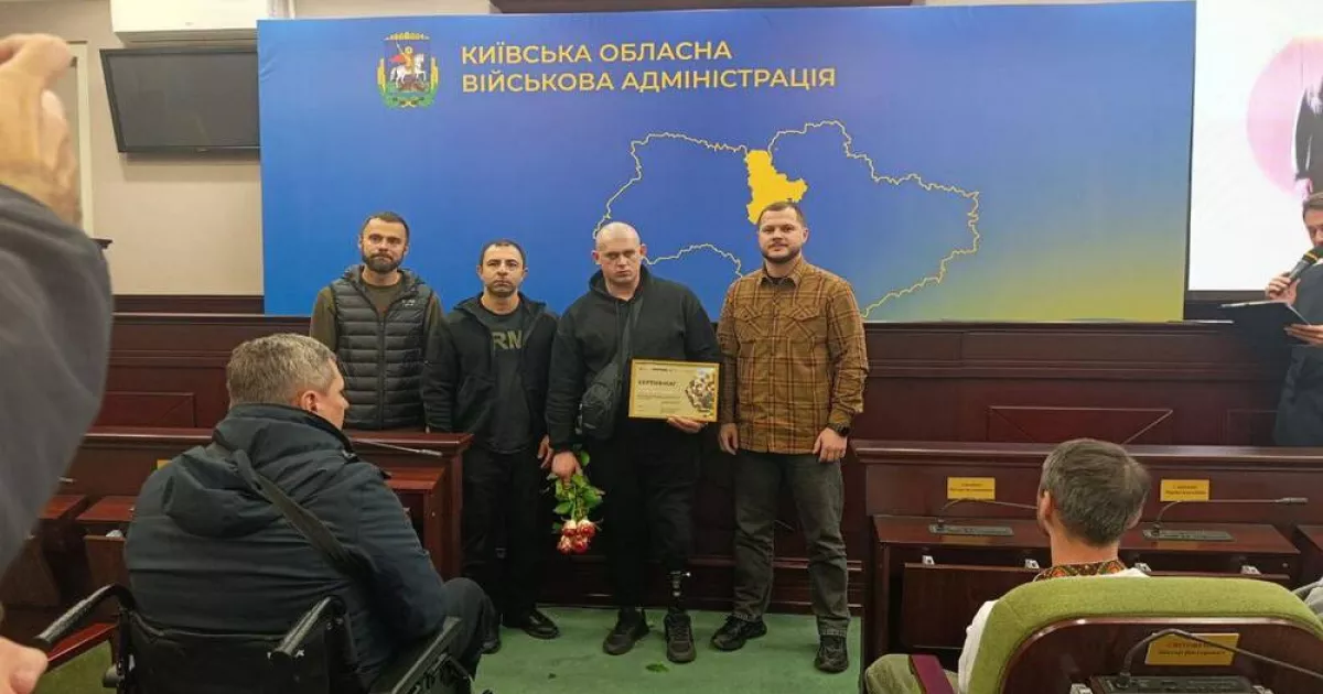 «Новий етап життя»: у КОВА ветерану з Обухова вручили сертифікат на житло