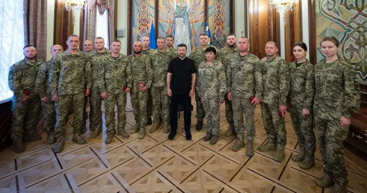 Золота Зірка захисникам: президент нагородив українських воїнів