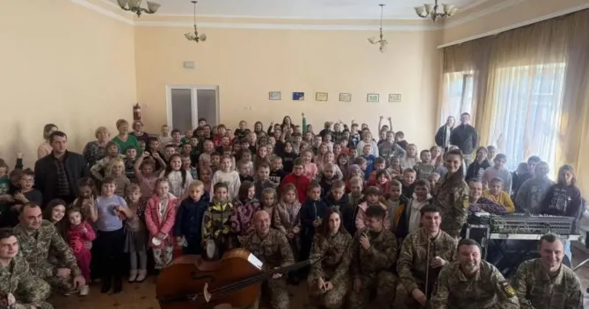 Шкільний ярмарок, що гріє фронт: Михайлівсько-Рубежівський ліцей зібрав майже 40 тис. грн для ЗСУ