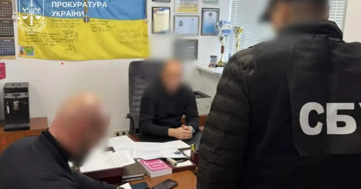 Митники під прицілом: у столиці викрили схему «прискореного» оформлення авто за долари