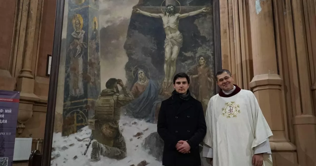 Обпалений, але живий: у костелі святого Миколая показали картину-символ віри та стійкості