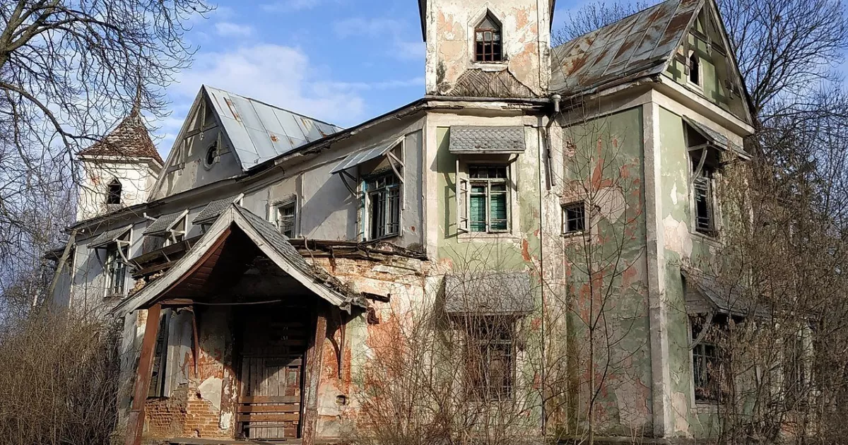 Маєток фон Мекк на Київщині — місце, де час зупинився серед руїн і легенд