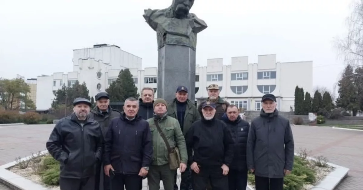 Пам’ять і подяка: Київське військово-історичне товариство подарувало Бородянці хроніки війни