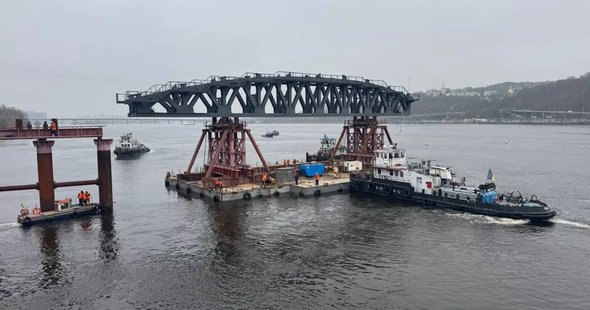 У Києві посилюють міст Метро: унікальні арочні конструкції