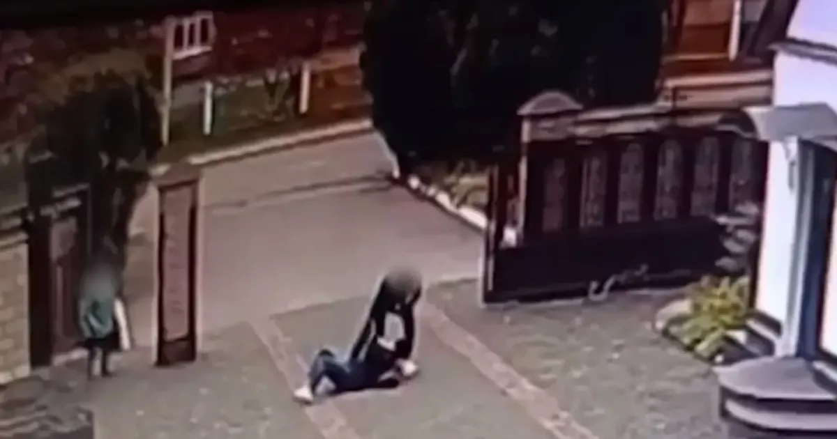 Напад у святому місці: у Білій Церкві чоловік вдарив жінку в монастирі