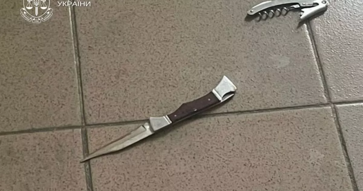 У Києві чоловік намагався вбити суперника: поліція затримала нападника