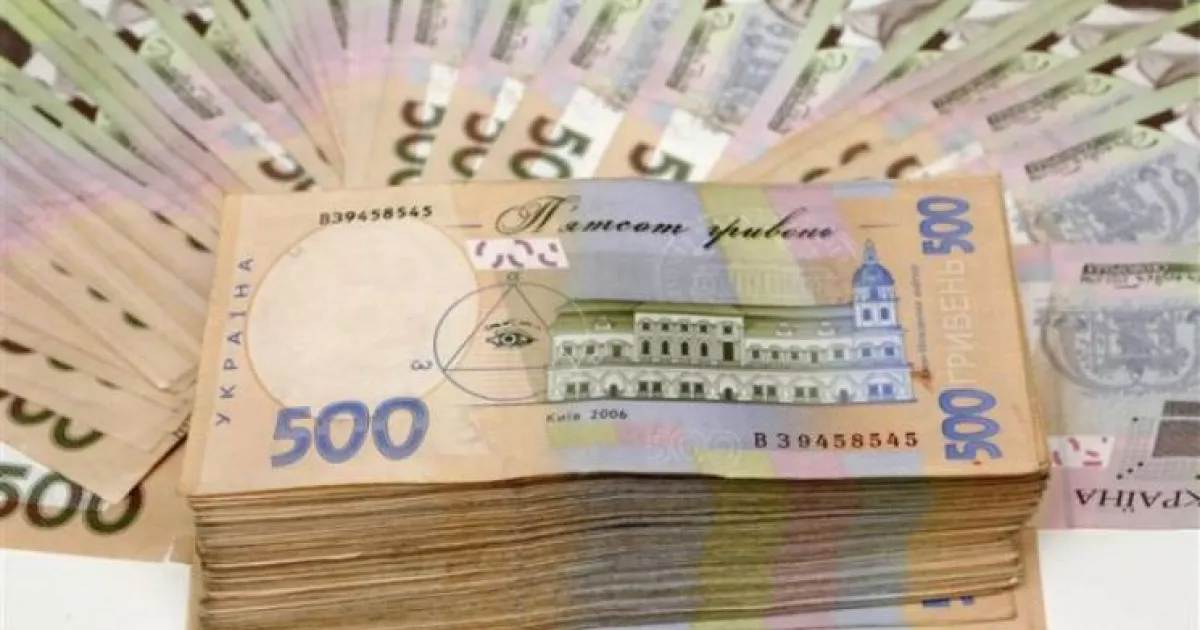 У матері працівника Господарського суду Києва знайшли $150 тис. готівки, золото та автопарк